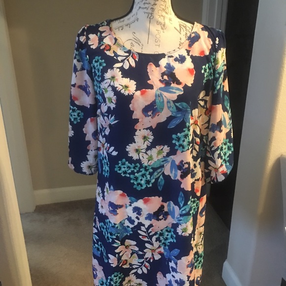 Floral Dress - Picture 2 of 6